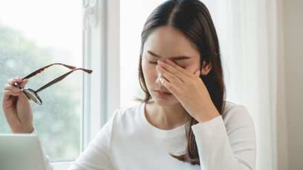 Thumbnail of Eye Pain Warning: Inflammation or Acute Glaucoma? The 20-20-20 Rule for Eye Health