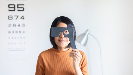 Thumbnail of 1800-Degree Myopia? Implantable Lenses Offer a Solution
