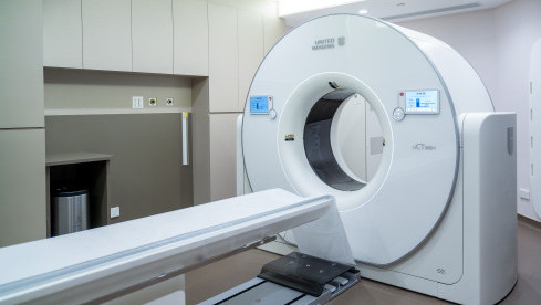 Thumbnail of United Imaging uCT 960+ CT Scanner